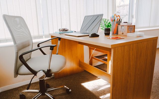 Escritorio de oficina vacío
